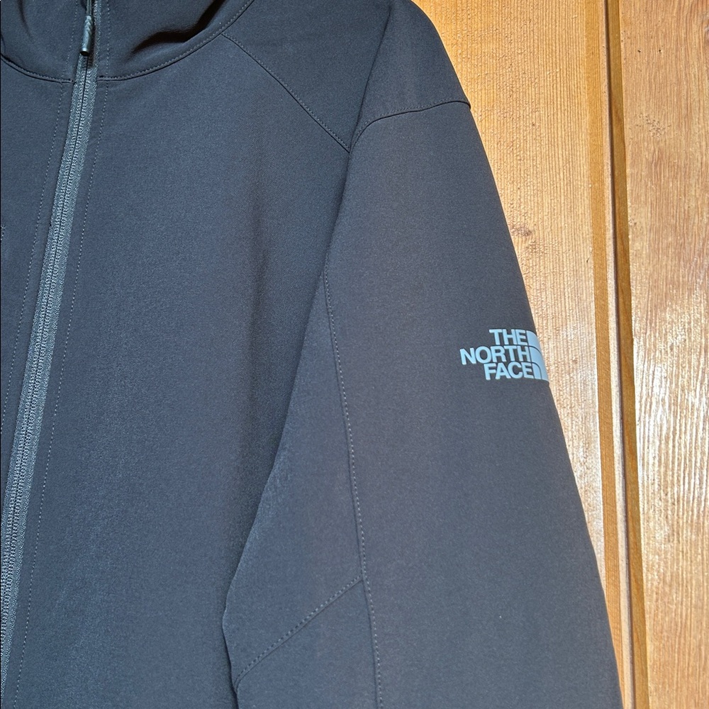 The North Face Men’s Black Full-Zip Stretch Jacket - Picture 5 of 11